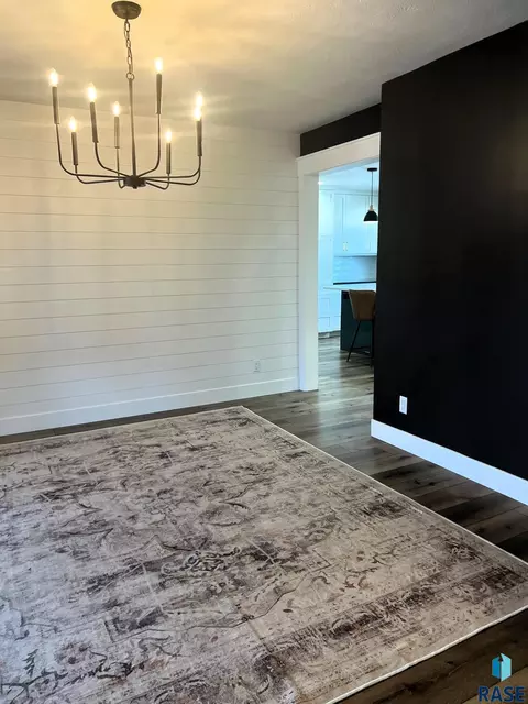 Dining - 37006 281st St, Geddes, SD 57342 photo 1 of 2