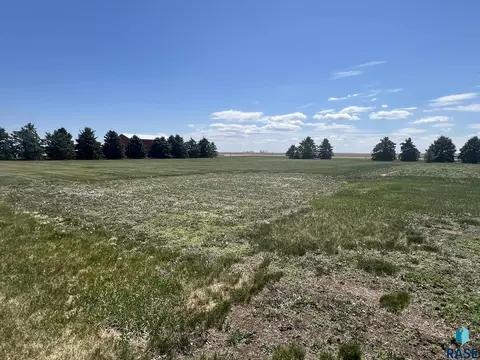 Exterior - 37006 281st St, Geddes, SD 57342 photo 7 of 12