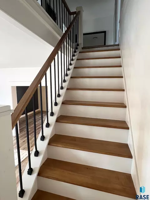 Entry Way - 37006 281st St, Geddes, SD 57342 photo 5 of 7