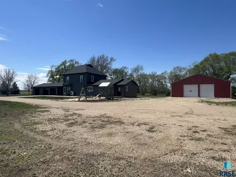 Exterior - 37006 281st St, Geddes, SD 57342 photo 5 of 12