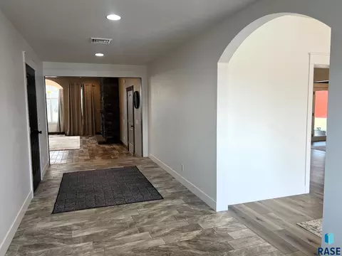 Entry Way - 37006 281st St, Geddes, SD 57342 photo 4 of 7