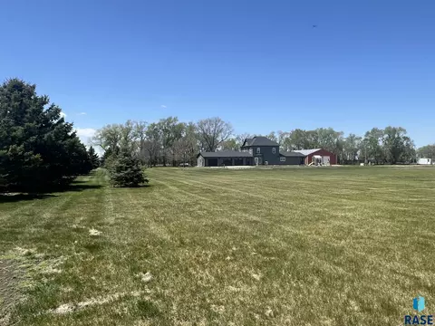 Exterior - 37006 281st St, Geddes, SD 57342 photo 9 of 12
