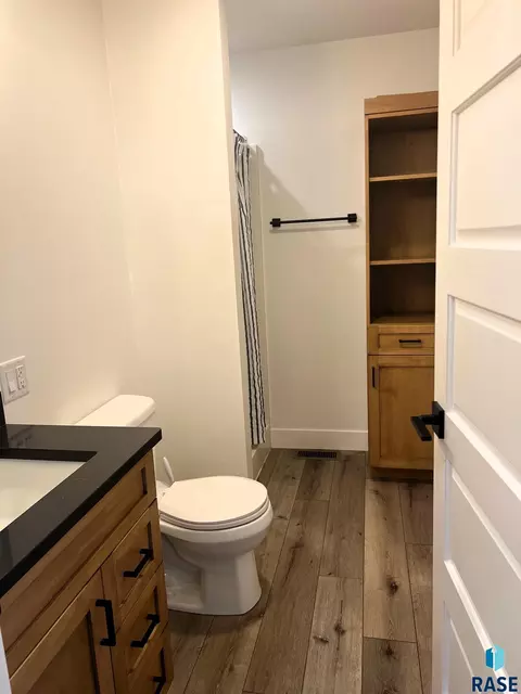 Bath - 37006 281st St, Geddes, SD 57342 photo 3 of 8
