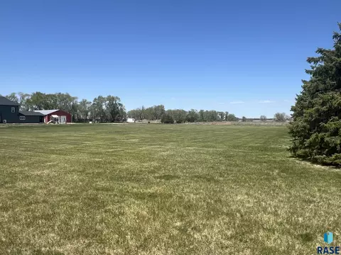 Exterior - 37006 281st St, Geddes, SD 57342 photo 11 of 12