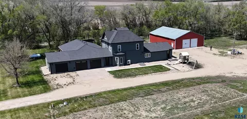 37006 281st St, Geddes, SD 57342