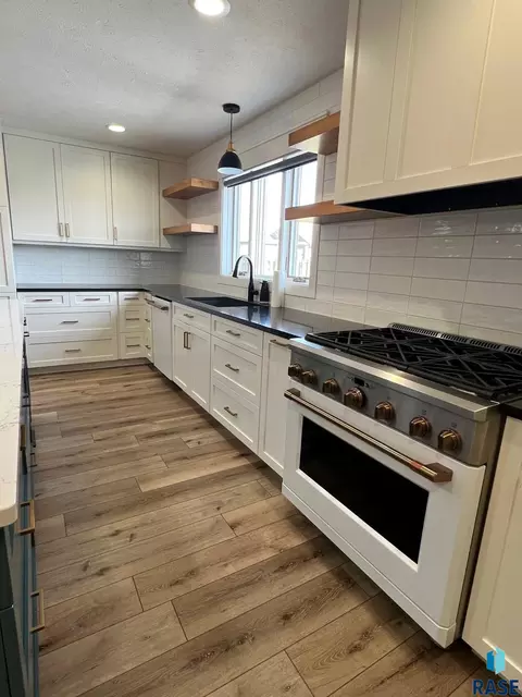 Kitchen - 37006 281st St, Geddes, SD 57342 photo 5 of 6