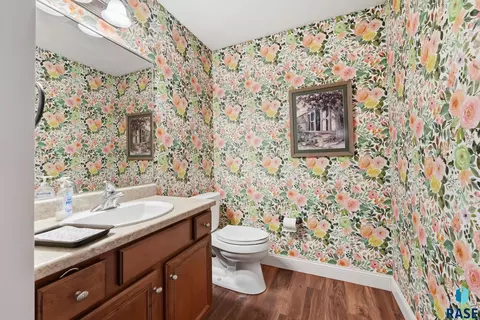 Bath - 2301 E Beacon Pl, Sioux Falls, SD 57103 photo 1 of 4