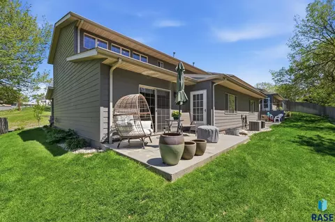 Exterior - 2301 E Beacon Pl, Sioux Falls, SD 57103 photo 1 of 5