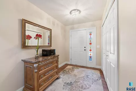 Entry Way - 2301 E Beacon Pl, Sioux Falls, SD 57103 photo 1 of 1