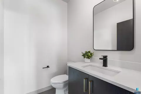 Bath - 2803 S Terry Ave, Sioux Falls, SD 57106 photo 5 of 5