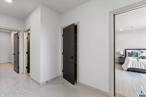 Entry Way - 2803 S Terry Ave, Sioux Falls, SD 57106 photo 5 of 6