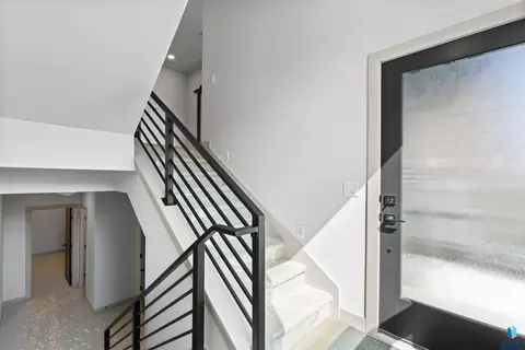 Entry Way - 2803 S Terry Ave, Sioux Falls, SD 57106 photo 1 of 6
