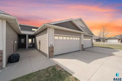 703 El Dorado Ct, Sioux Falls, SD 57108