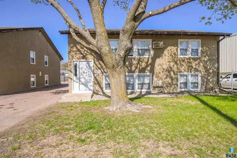 3501 S 3609 S West Ave, Sioux Falls, SD 57105