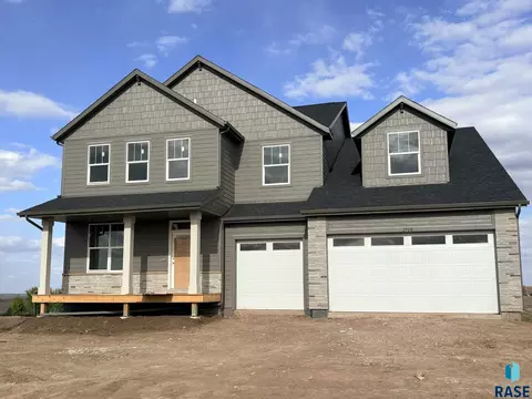 2708 S Copper Creek Ave, Sioux Falls, SD 57110