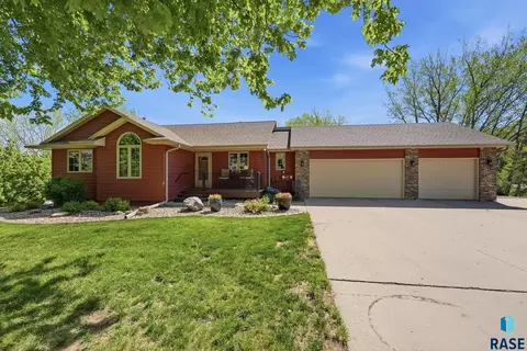 Exterior - 8508 E Saddle Creek Rd, Sioux Falls, SD 57110 photo 12 of 12