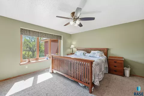 Bedroom - 8508 E Saddle Creek Rd, Sioux Falls, SD 57110 photo 2 of 5