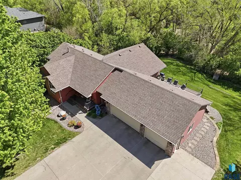 View/Area - 8508 E Saddle Creek Rd, Sioux Falls, SD 57110 photo 3 of 9