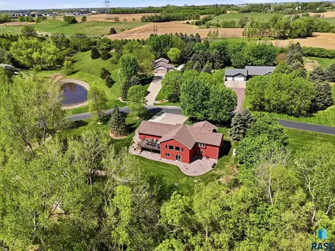 View/Area - 8508 E Saddle Creek Rd, Sioux Falls, SD 57110 photo 1 of 9