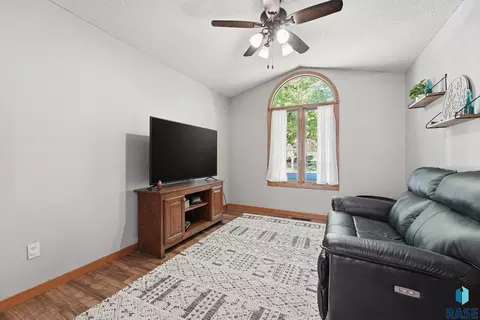 Living - 8508 E Saddle Creek Rd, Sioux Falls, SD 57110 photo 3 of 3