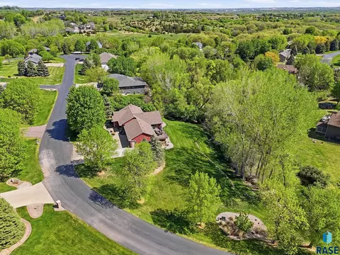 View/Area - 8508 E Saddle Creek Rd, Sioux Falls, SD 57110 photo 6 of 9