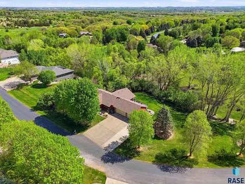 View/Area - 8508 E Saddle Creek Rd, Sioux Falls, SD 57110 photo 7 of 9