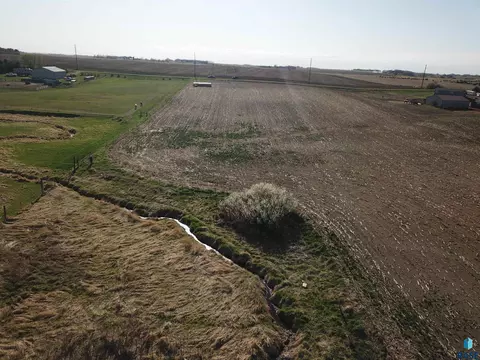 27062 463rd Ave, Chancellor, SD 57015