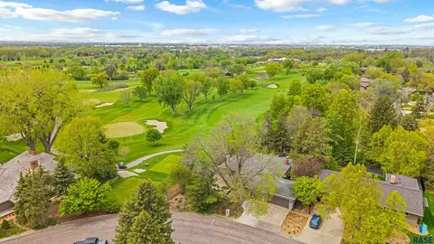 3030 W Donahue Dr, Sioux Falls, SD 57105