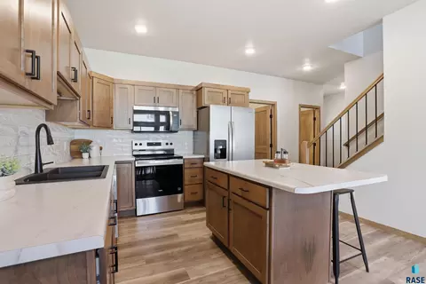 Kitchen - 2404 E Jetty Pl, Sioux Falls, SD 57108 photo 1 of 4