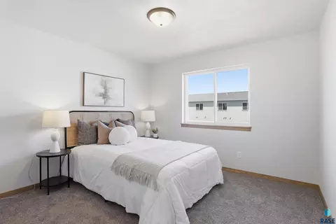 Bedroom - 2404 E Jetty Pl, Sioux Falls, SD 57108 photo 2 of 3