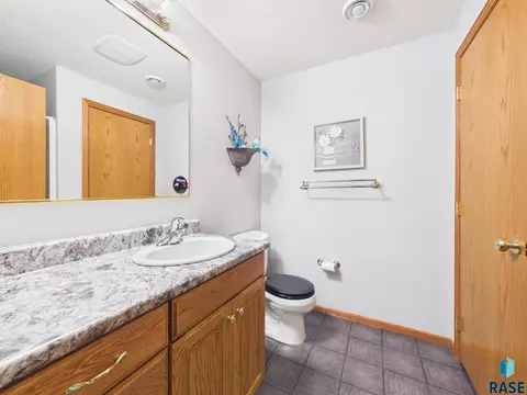 Bath - 1108 Sunnyside Ct, Mitchell, SD 57301 photo 7 of 7