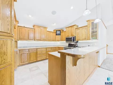Kitchen - 1108 Sunnyside Ct, Mitchell, SD 57301 photo 1 of 4