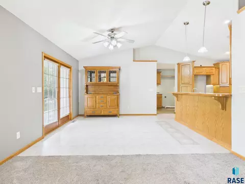 Living - 1108 Sunnyside Ct, Mitchell, SD 57301 photo 3 of 12