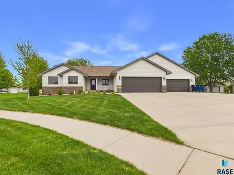 Exterior - 1108 Sunnyside Ct, Mitchell, SD 57301 photo 11 of 11