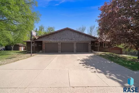 2717 E 192123 E Klondike Trl, Sioux Falls, SD 57103