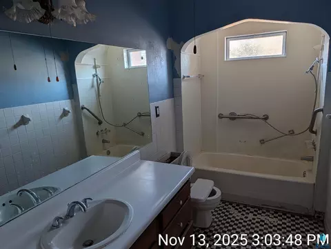 Bath - 203 E 6th Ave, Sisseton, SD 57262 photo 1 of 2