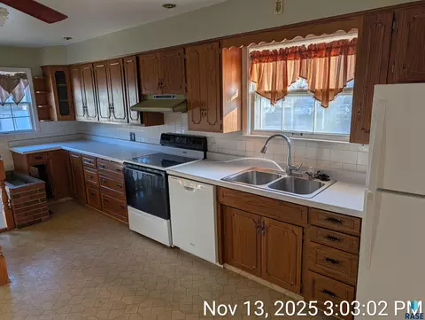 Kitchen - 203 E 6th Ave, Sisseton, SD 57262 photo 2 of 3