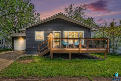 611 E 3rd St, Bridgewater, SD 57319