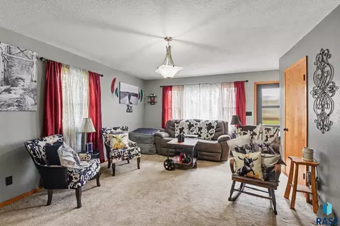 Living - 611 E 3rd St, Bridgewater, SD 57319 photo 2 of 6