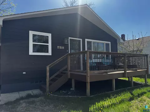 611 E 3rd St, Bridgewater, SD 57319