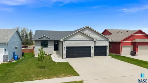 9012 W 23rd St, Sioux Falls, SD 57106