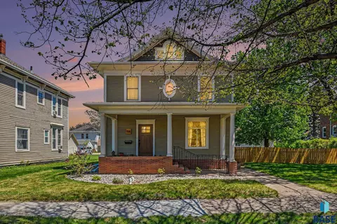 114 N Josephine Ave, Madison, SD 57042