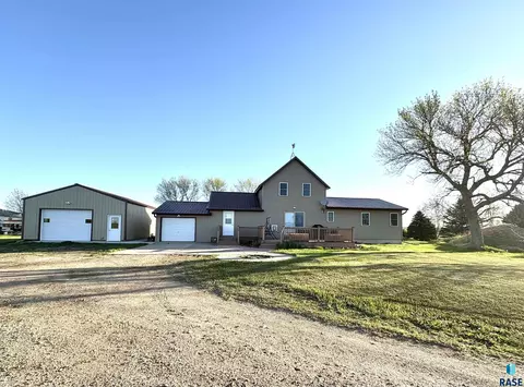 1717 180th Avenue Ave, Kenneth, MN 56147