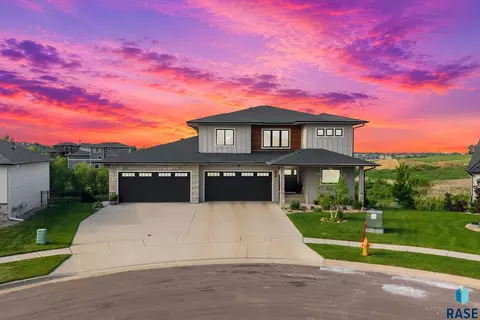 7308 E Gray Eagle Cir, Sioux Falls, SD 57110