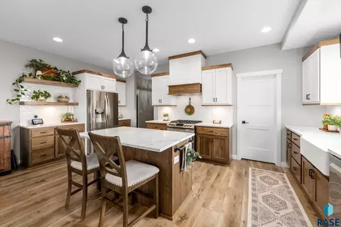 Kitchen - 7308 E Gray Eagle Cir, Sioux Falls, SD 57110 photo 1 of 2