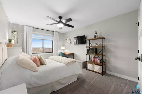 Bedroom - 7308 E Gray Eagle Cir, Sioux Falls, SD 57110 photo 3 of 7