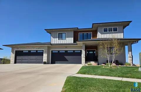 7308 E Gray Eagle Cir, Sioux Falls, SD 57110