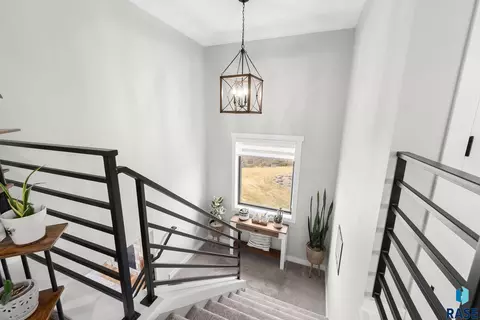 Entry Way - 7308 E Gray Eagle Cir, Sioux Falls, SD 57110 photo 5 of 5