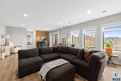 Living - 7308 E Gray Eagle Cir, Sioux Falls, SD 57110 photo 6 of 6