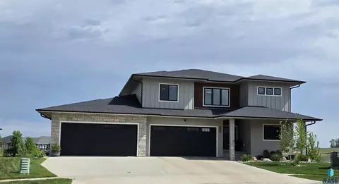 7308 E Gray Eagle Cir, Sioux Falls, SD 57110